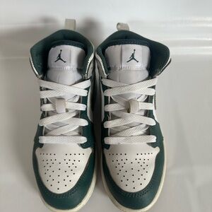 Nike Air Jordan Kids Sneakers Green and White